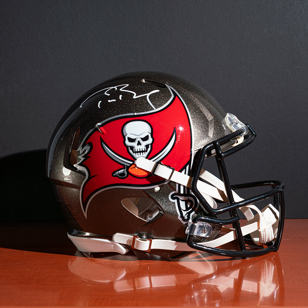 Casco Firmado Tom Brady - Tampa Bay Buccanners